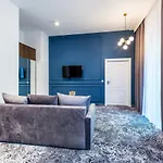 Aparthotel Cracovia Residence شقة فندقية